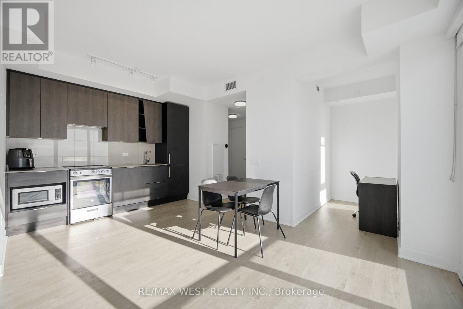 5104 - 3900 Confederation Parkway, Mississauga, Ontario  L5B 0M3 - Photo 9 - W13875634