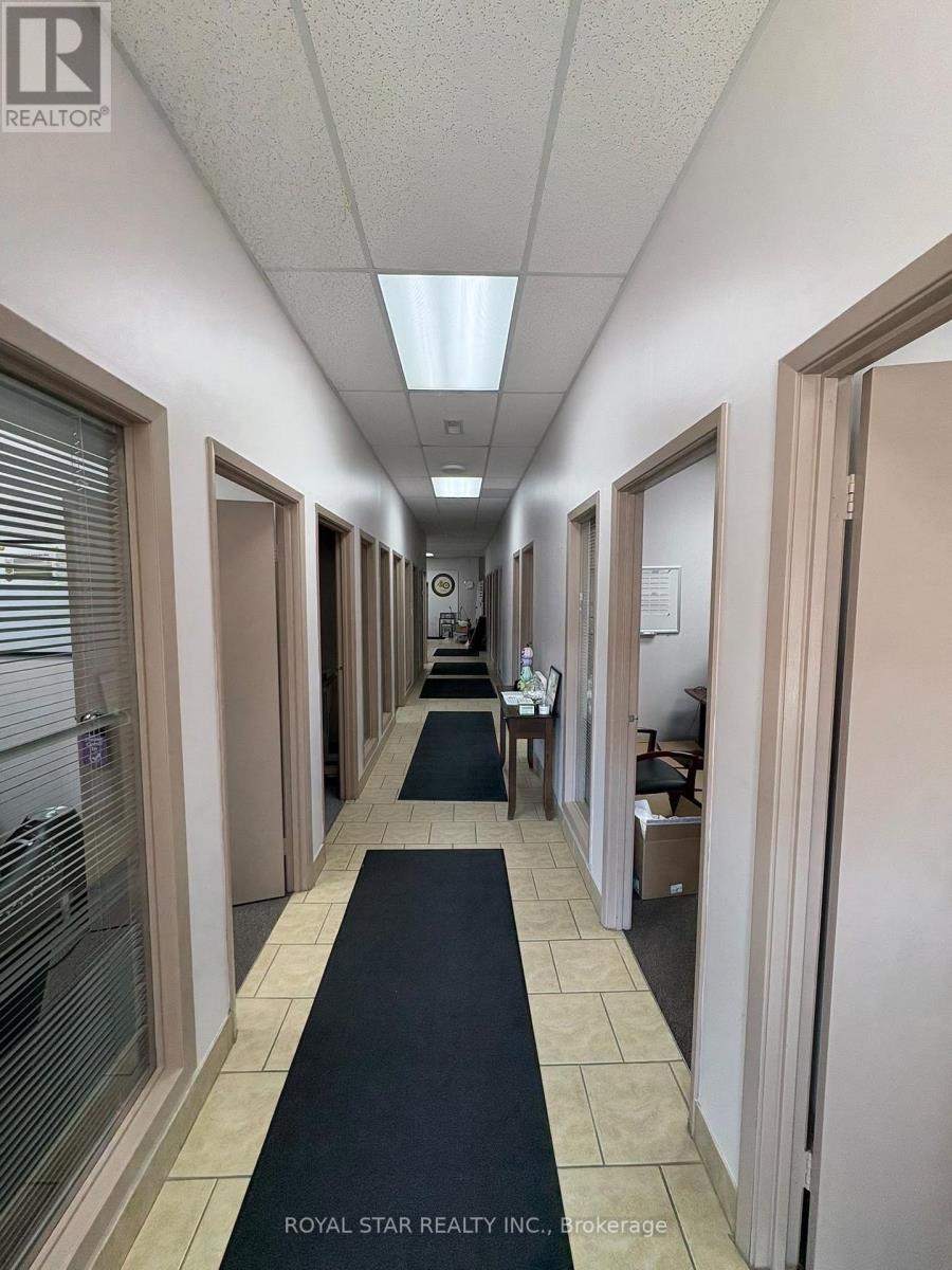 6 - 239 Queen Street E, Brampton, Ontario  L6W 2B6 - Photo 4 - W13875666