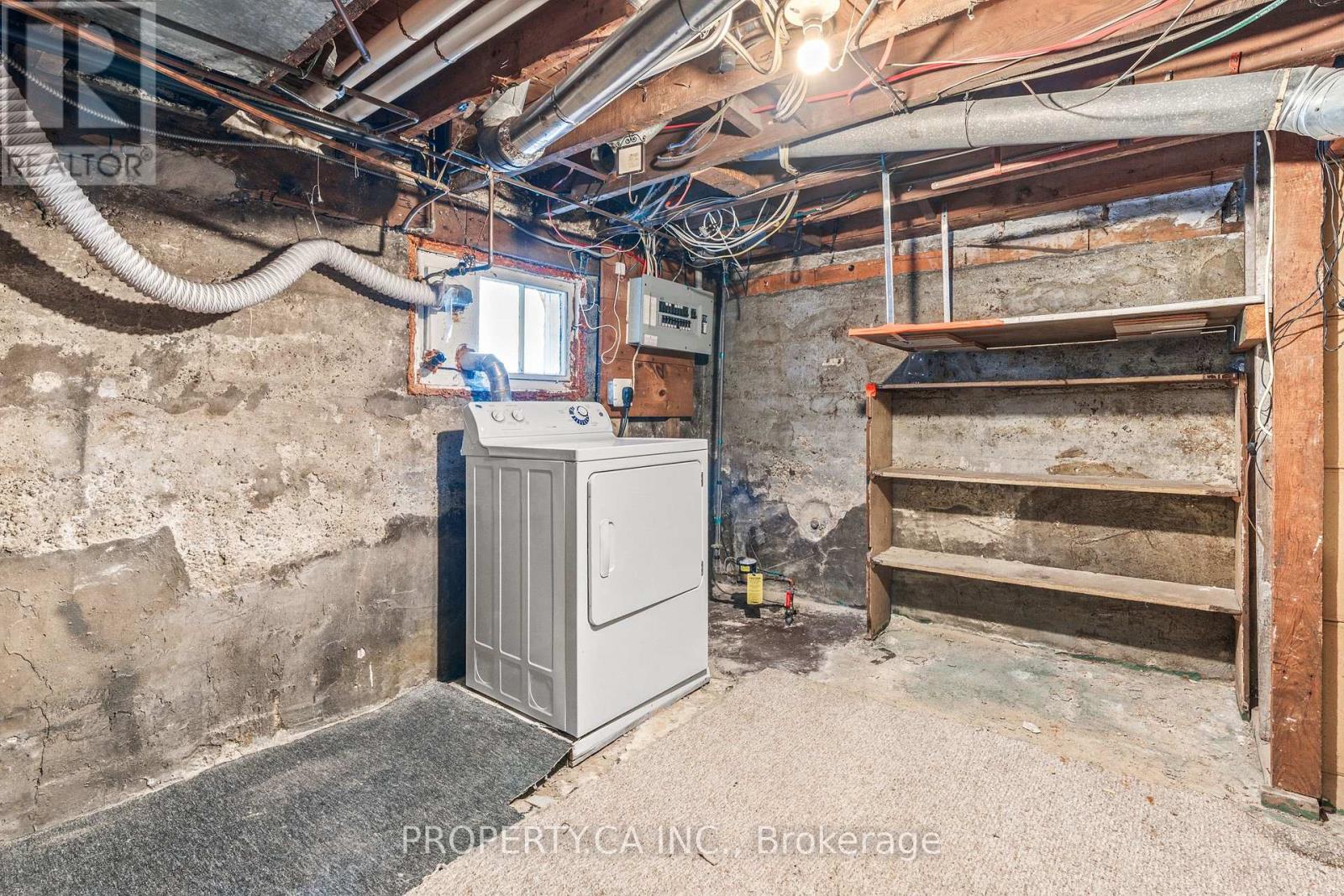 16 Warren Crescent, Toronto, Ontario  M6S 4S2 - Photo 31 - W13875690