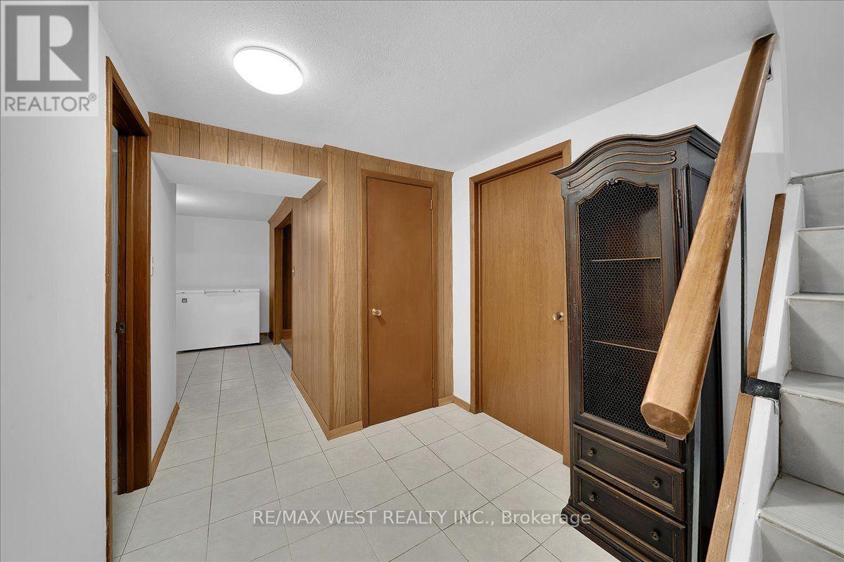 198 Rustic Road, Toronto, Ontario  M6L 1W4 - Photo 24 - W13875774