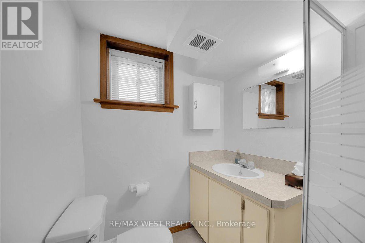 198 Rustic Road, Toronto, Ontario  M6L 1W4 - Photo 25 - W13875774