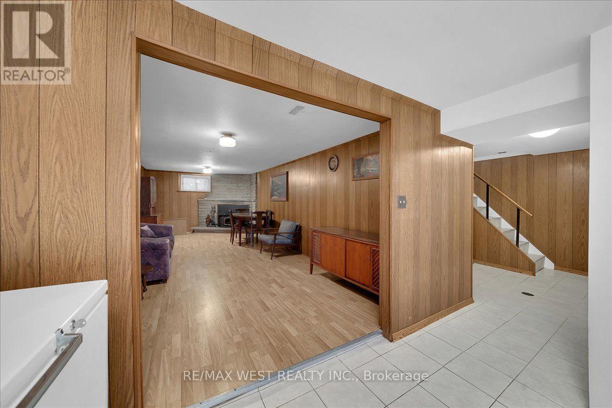 198 Rustic Road, Toronto, Ontario  M6L 1W4 - Photo 28 - W13875774