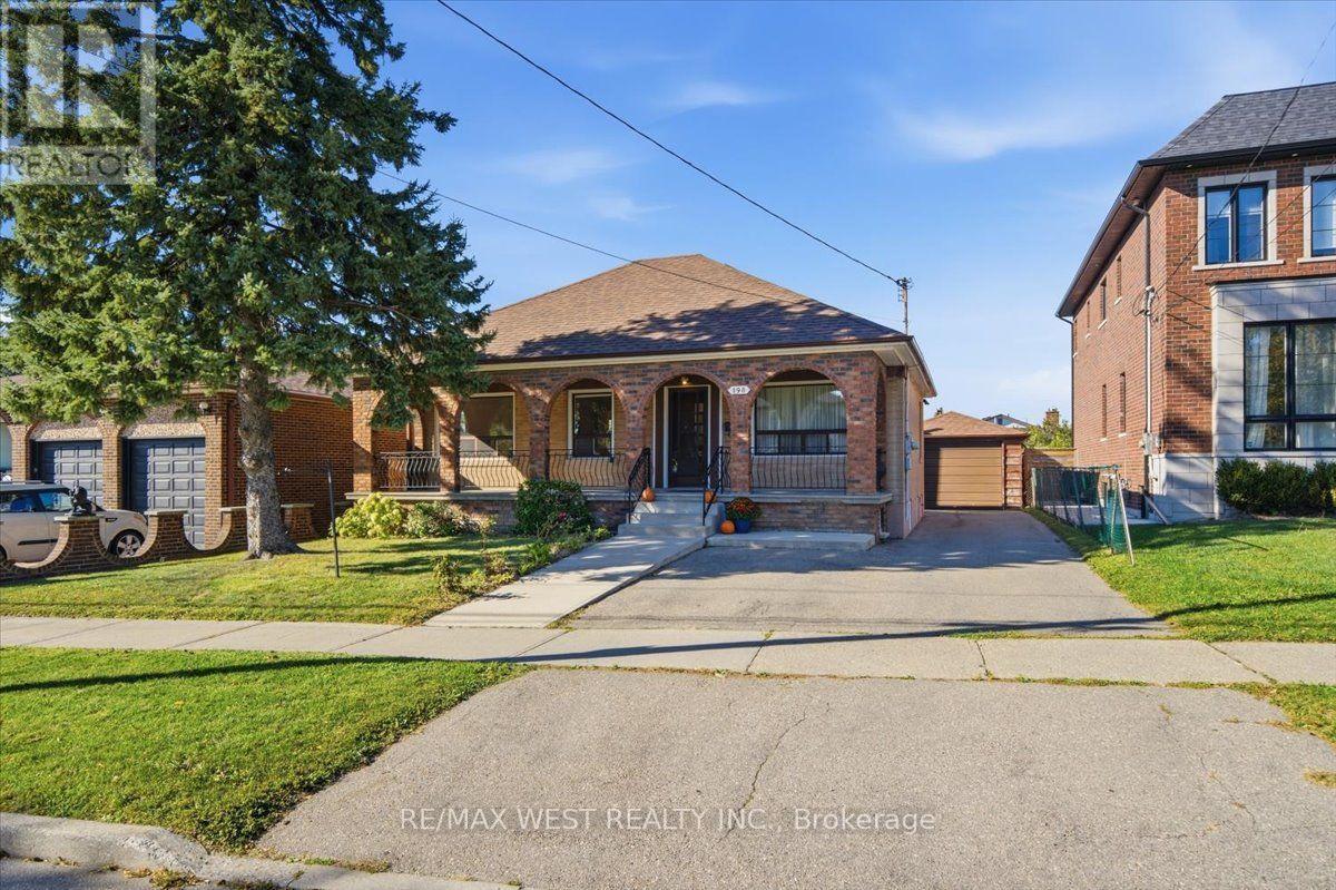 198 Rustic Road, Toronto, Ontario  M6L 1W4 - Photo 4 - W13875774
