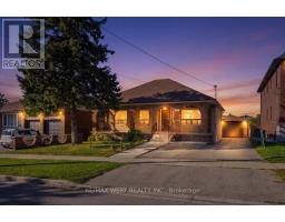 198 RUSTIC ROAD, Toronto, Ontario