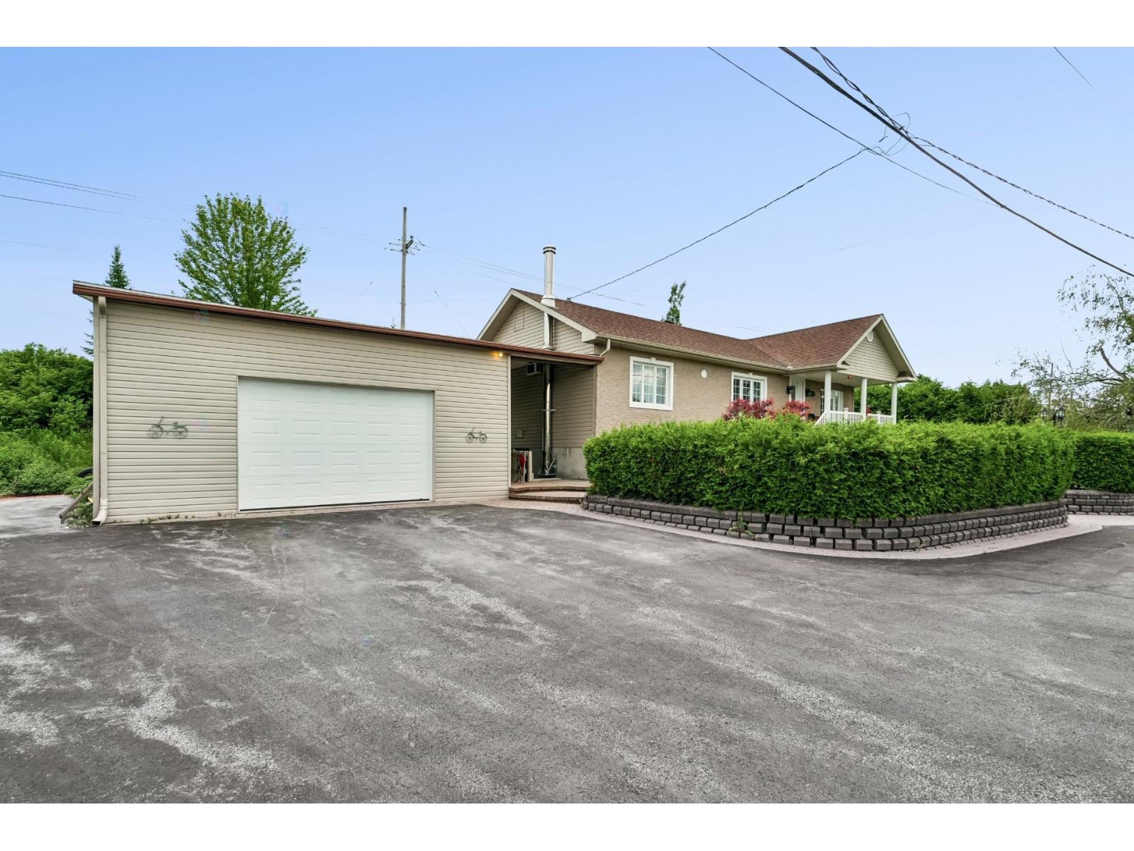 179 Rue Guy Beauharnois Quebec Canada J6N3H5 3