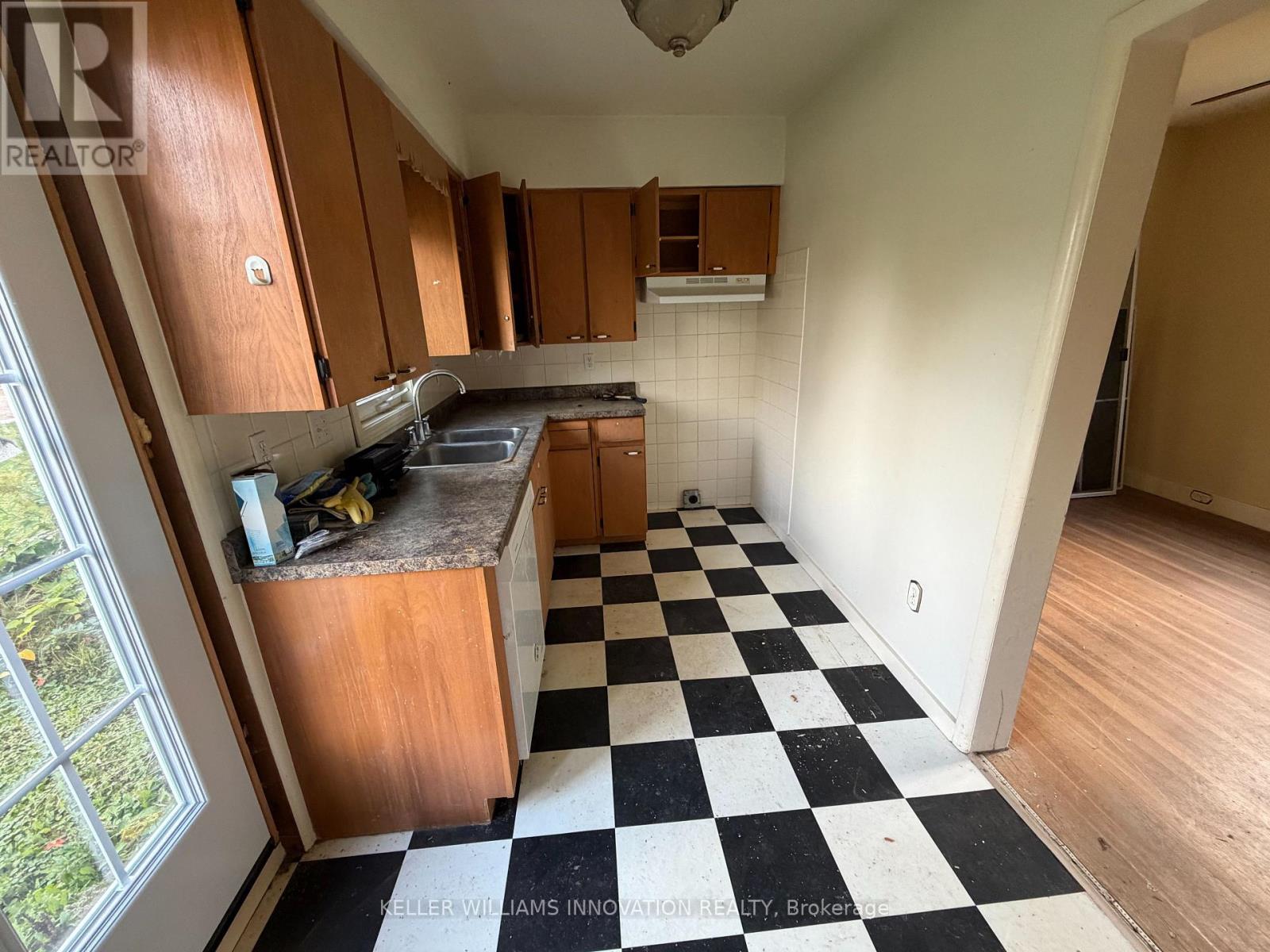 63 Dunedin Street, Huron East, Ontario  N0G 1H0 - Photo 11 - X13875444