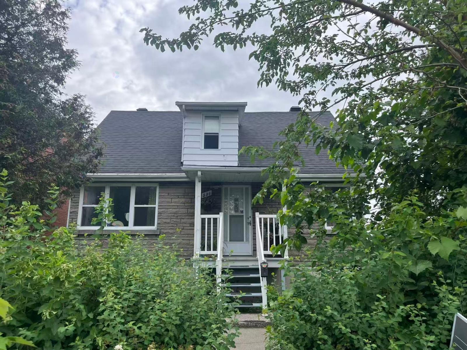 536 Rue St-Luc Laval (Laval-des-Rapides) Quebec Canada H7N4Y3 3