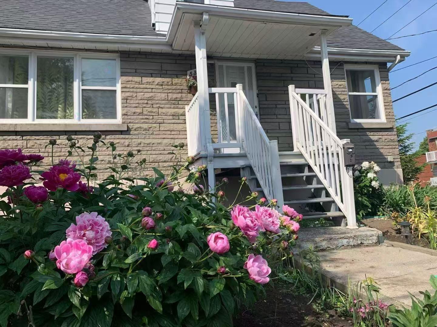 536 Rue St-Luc Laval (Laval-des-Rapides) Quebec Canada H7N4Y3 4