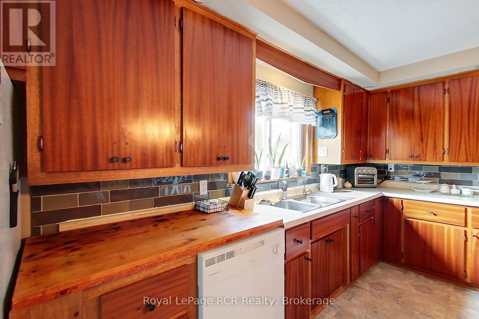 11 Gordon Street E, South Bruce, Ontario  N0G 2S0 - Photo 14 - X13869572
