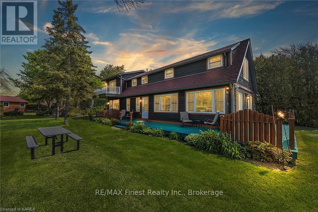 135 THOUSAND ISLANDS PARKWAY, Front of Leeds & Seeleys Bay, Ontario