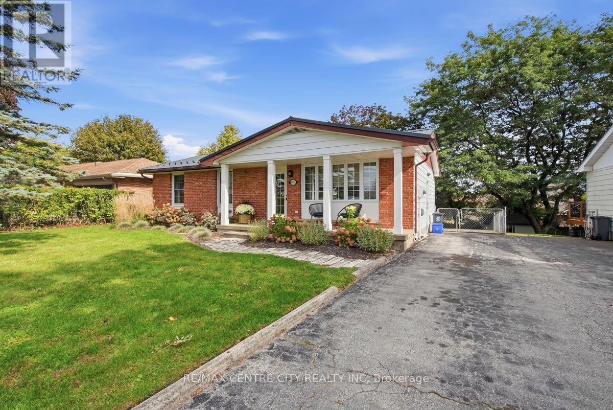 4564 East Road E, Central Elgin, Ontario  N5L 1A7 - Photo 3 - X13875846
