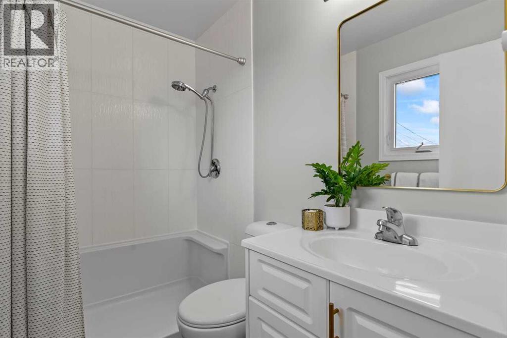 232 Lake Wapta Rise SE, Calgary, Alberta  T2J 2M9 - Photo 10 - A2348897