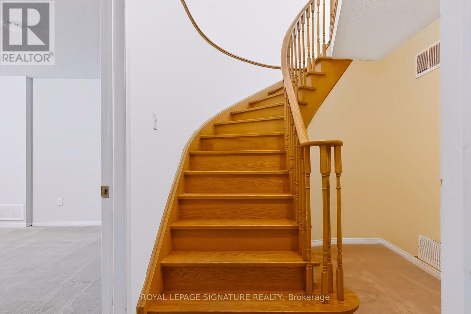 63 Woodroof Crescent, Aurora, Ontario  L4G 7H4 - Photo 25 - N13873224