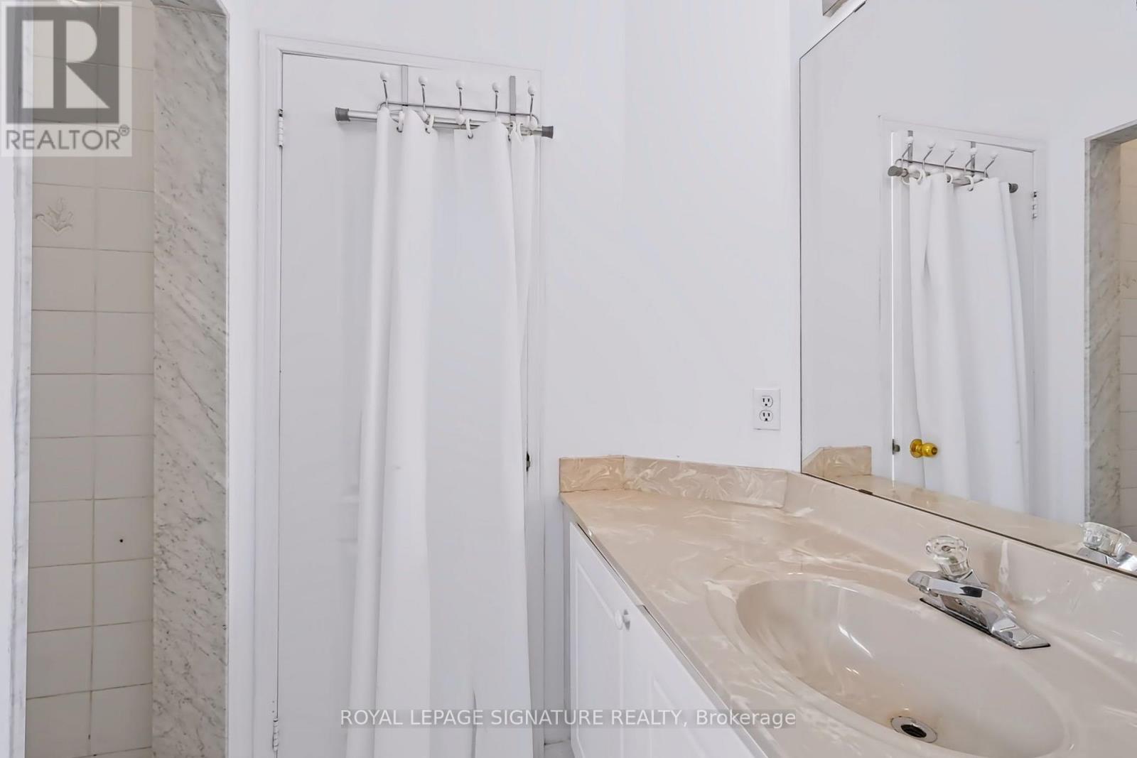 63 Woodroof Crescent, Aurora, Ontario  L4G 7H4 - Photo 34 - N13873224