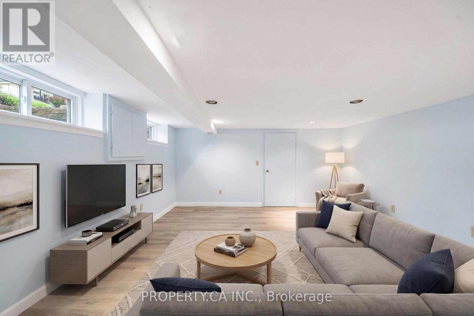 285 Robina Avenue, Toronto (Oakwood Village), Ontario  M6C 3Y9 - Photo 28 - C13875810