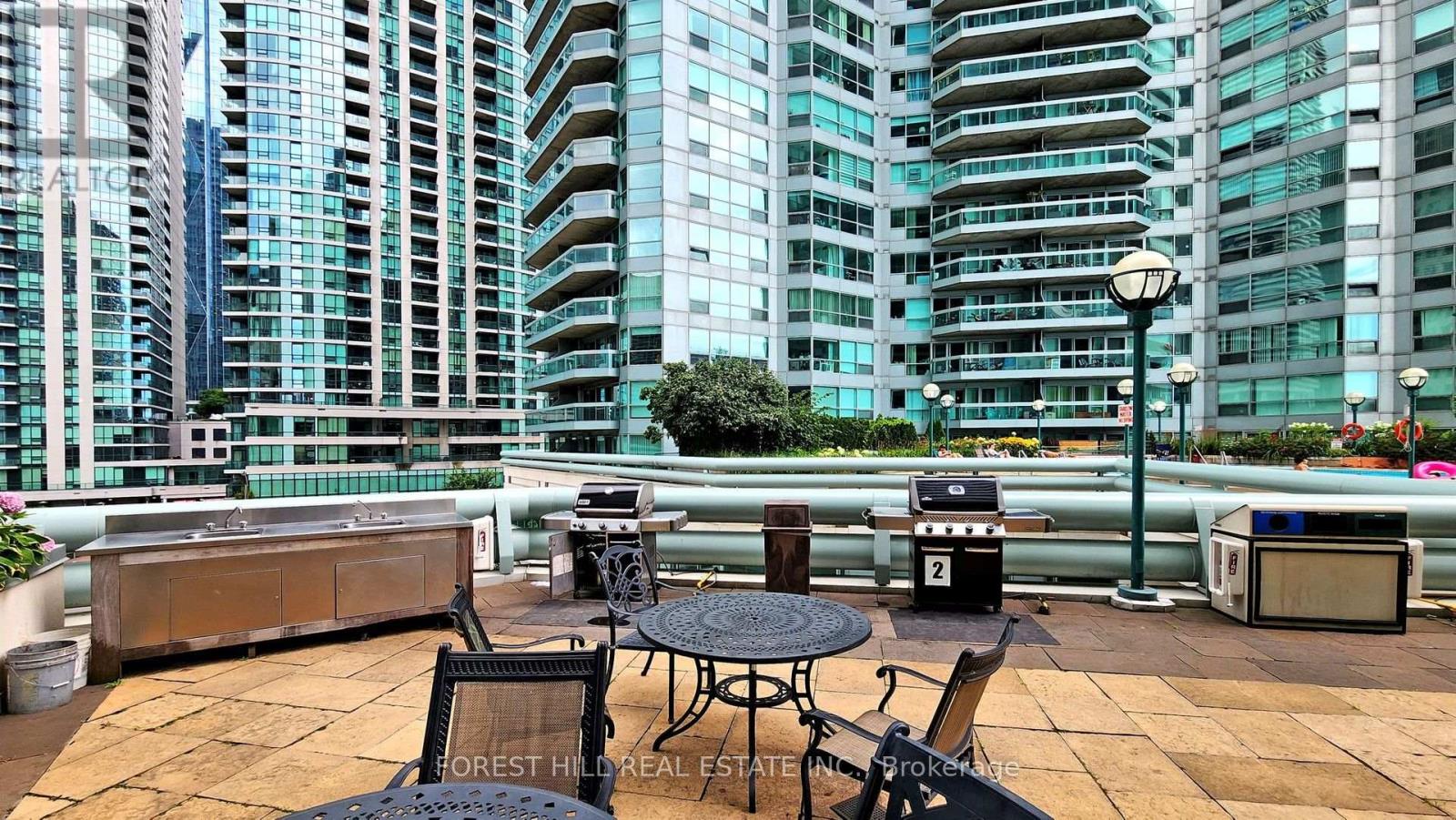 1810 - 10 Yonge Street, Toronto, Ontario  M5E 1R4 - Photo 25 - C13875860