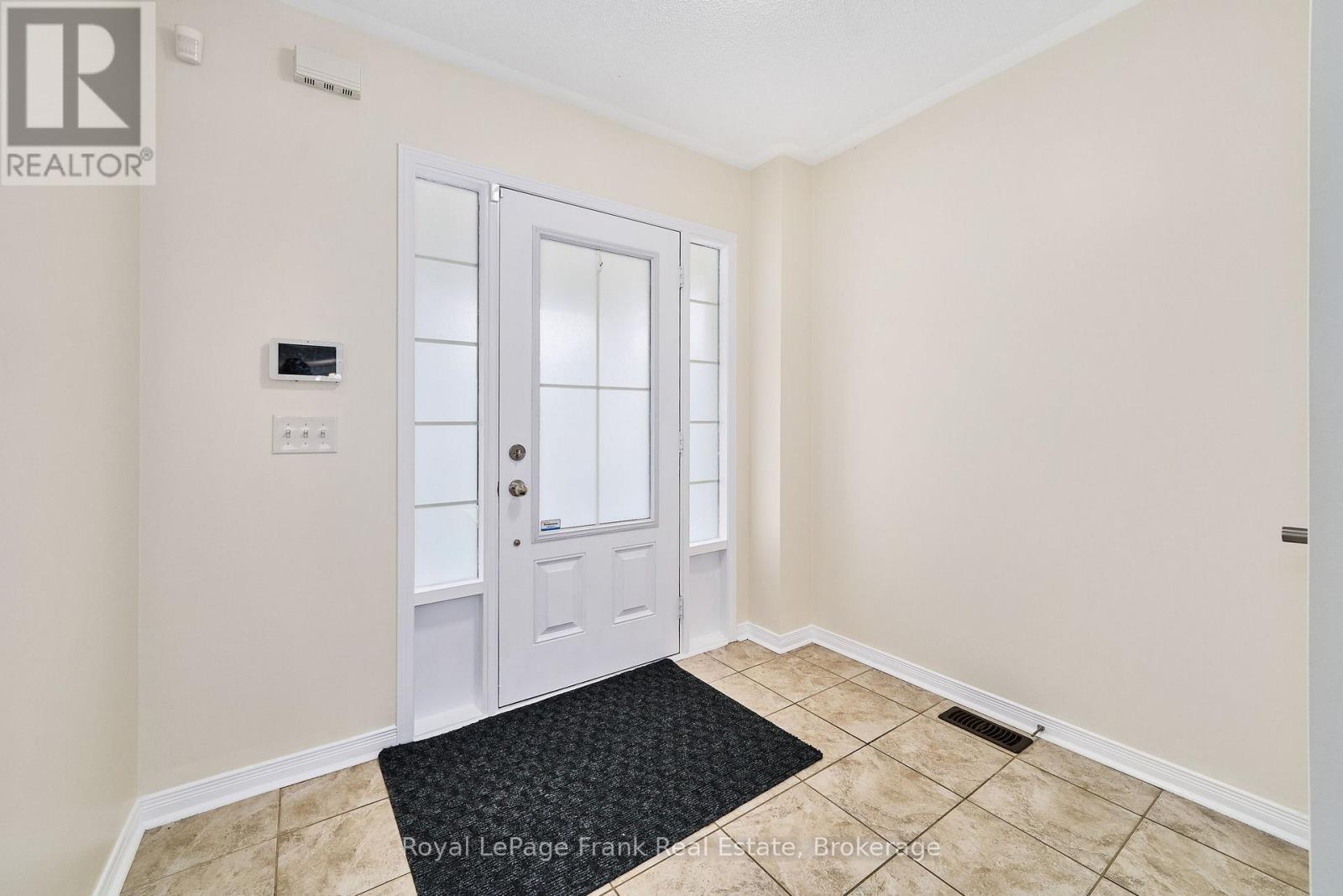 23 Southshore Street, Whitby, Ontario  L1N 0H5 - Photo 5 - E13875912