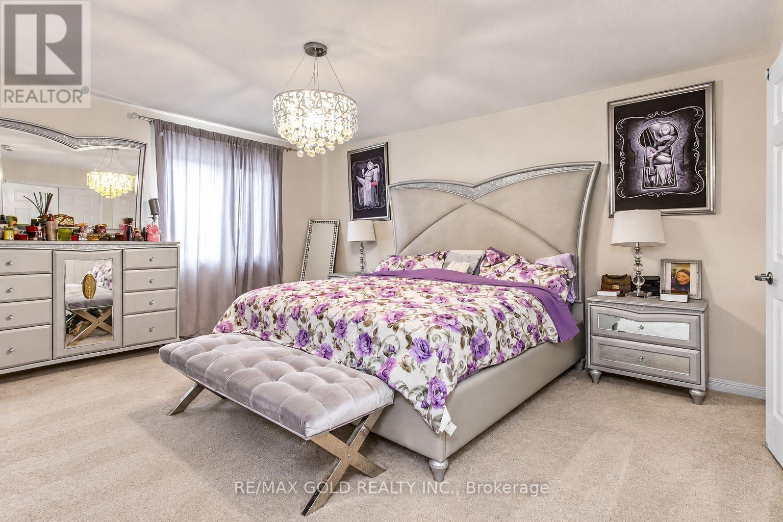 78 Honeyview Trail, Brampton, Ontario  L6P 4A4 - Photo 5 - W13865746