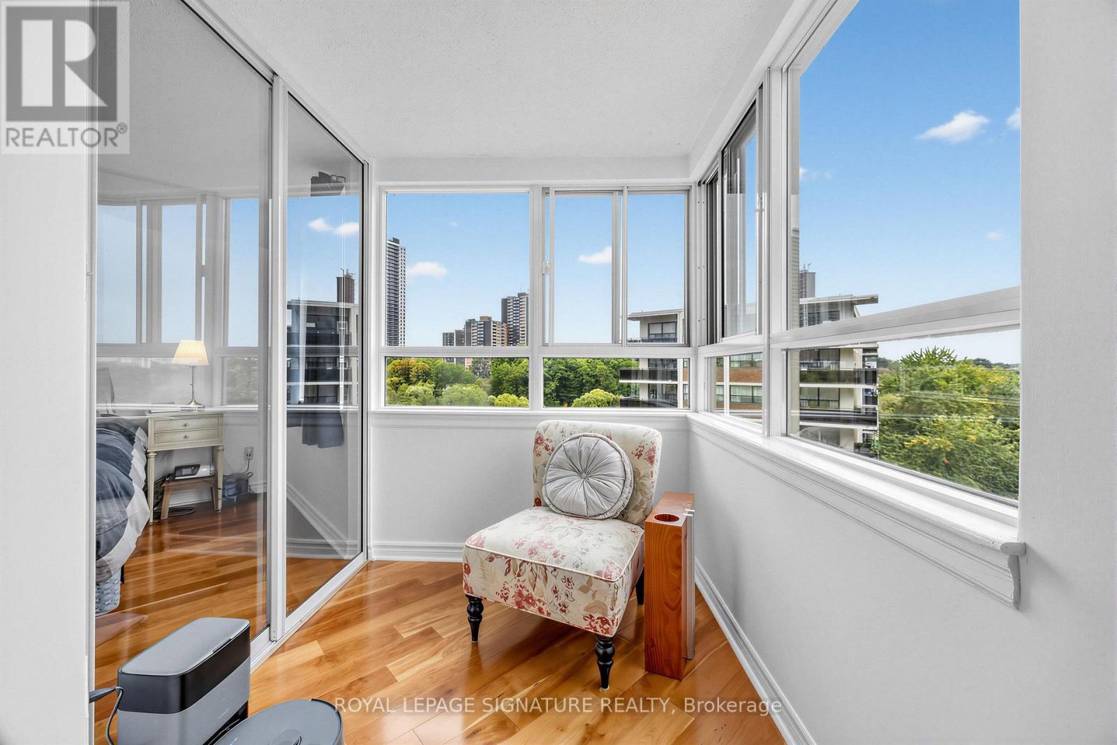 1006 - 4 Park Vista, Toronto, Ontario  M4B 3M8 - Photo 9 - E13875870