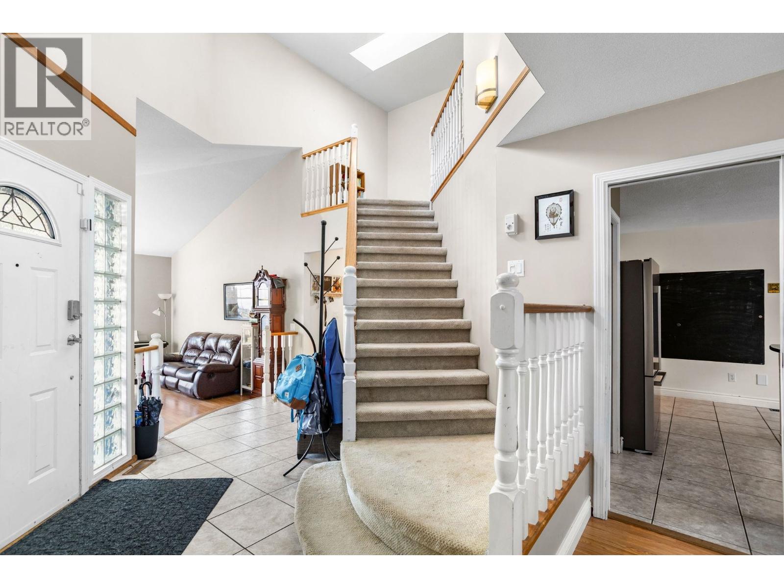 1147 Earls Court, Port Coquitlam, British Columbia  V3C 5N7 - Photo 4 - R3173360
