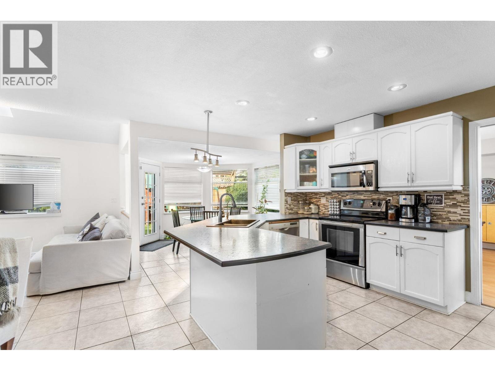 1147 Earls Court, Port Coquitlam, British Columbia  V3C 5N7 - Photo 12 - R3173360