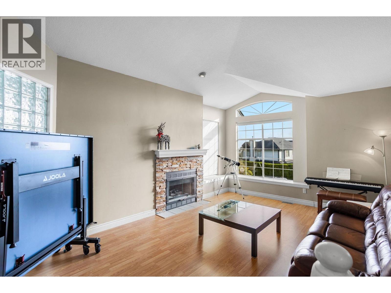 1147 Earls Court, Port Coquitlam, British Columbia  V3C 5N7 - Photo 5 - R3173360
