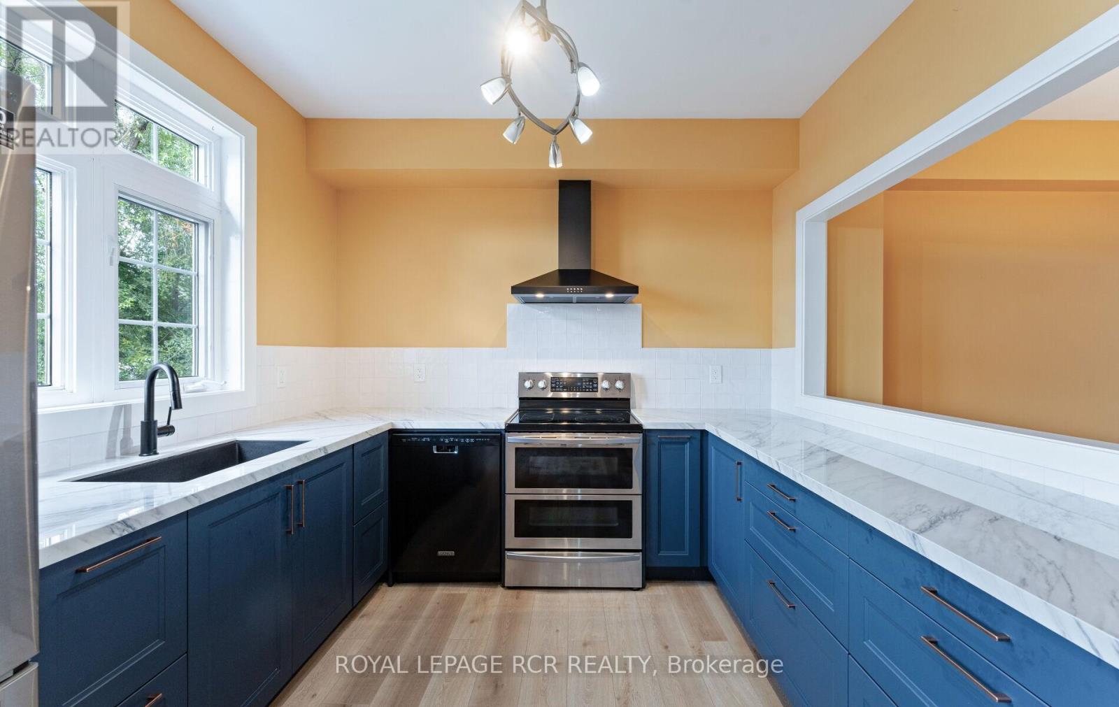 78 Burgon Place, Aurora, Ontario  L4G 7Y2 - Photo 11 - N13875856