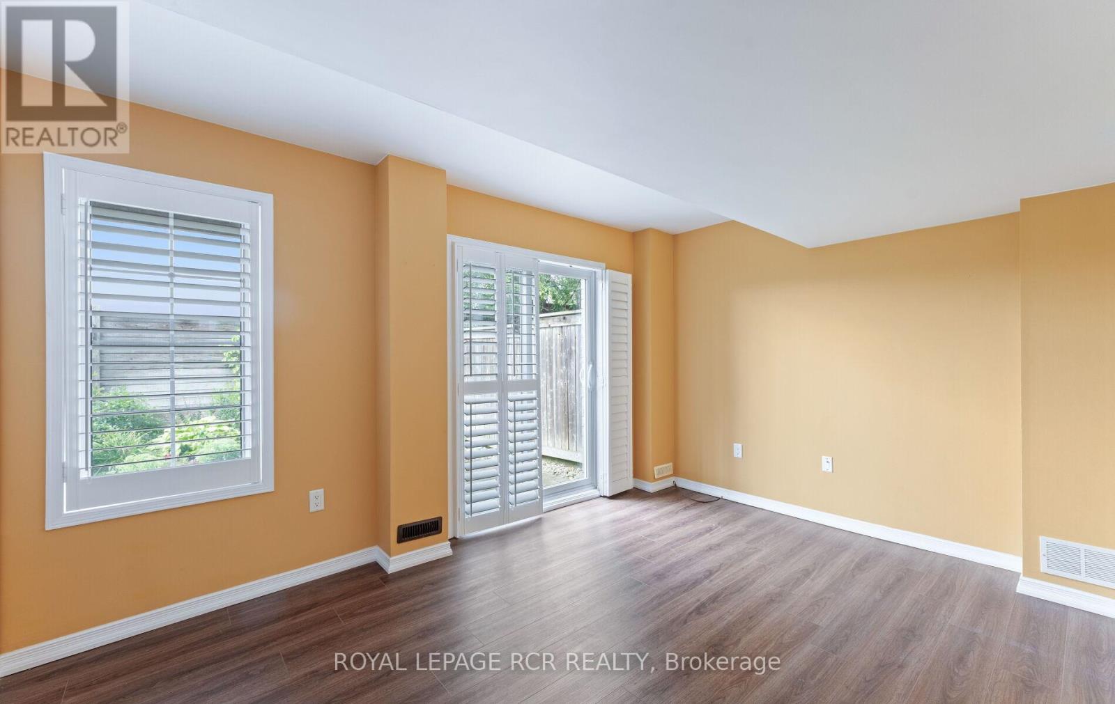 78 Burgon Place, Aurora, Ontario  L4G 7Y2 - Photo 4 - N13875856