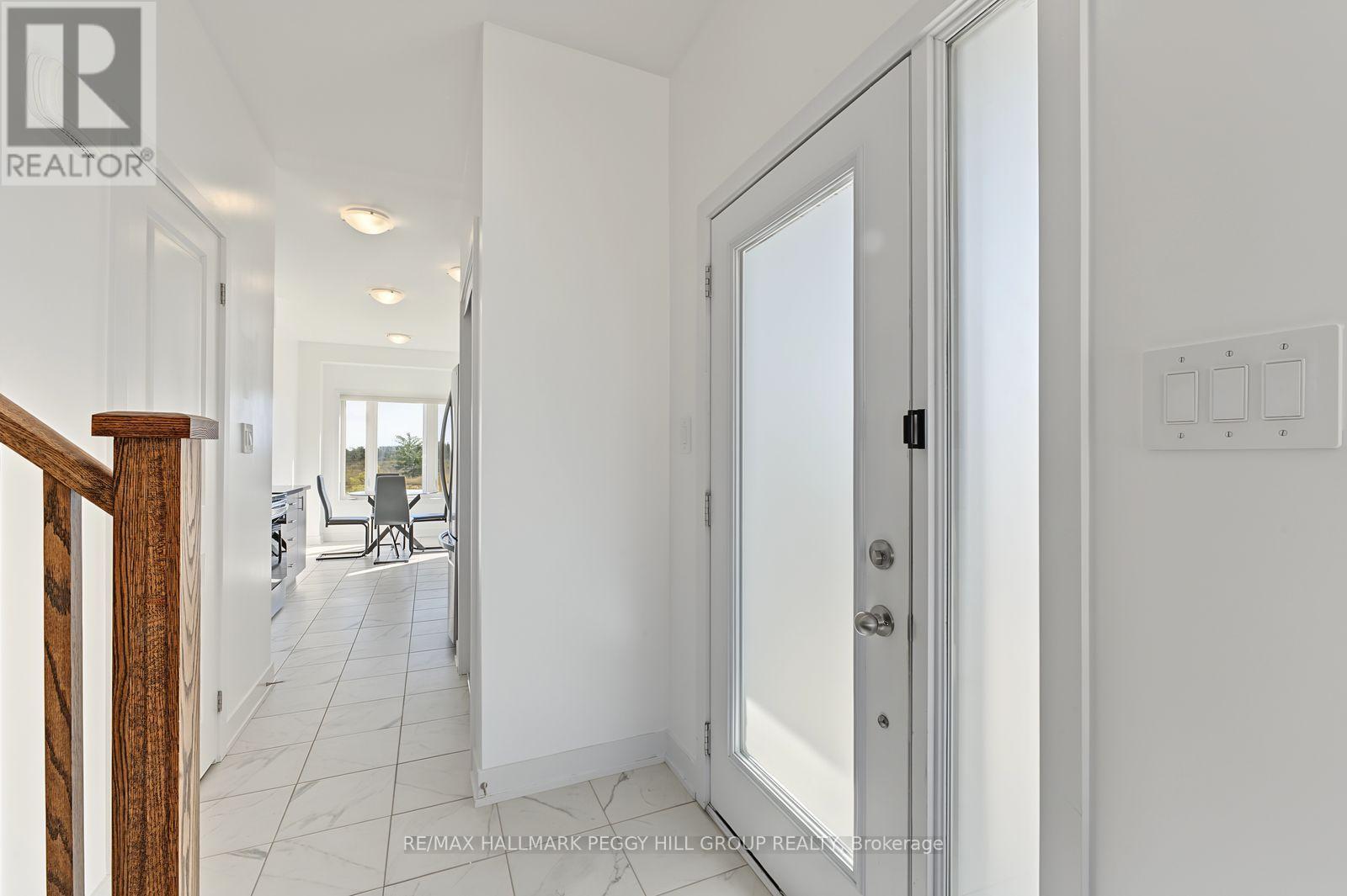 11 Turnberry Lane, Barrie (Painswick South), Ontario  L9J 0M8 - Photo 3 - S13875864