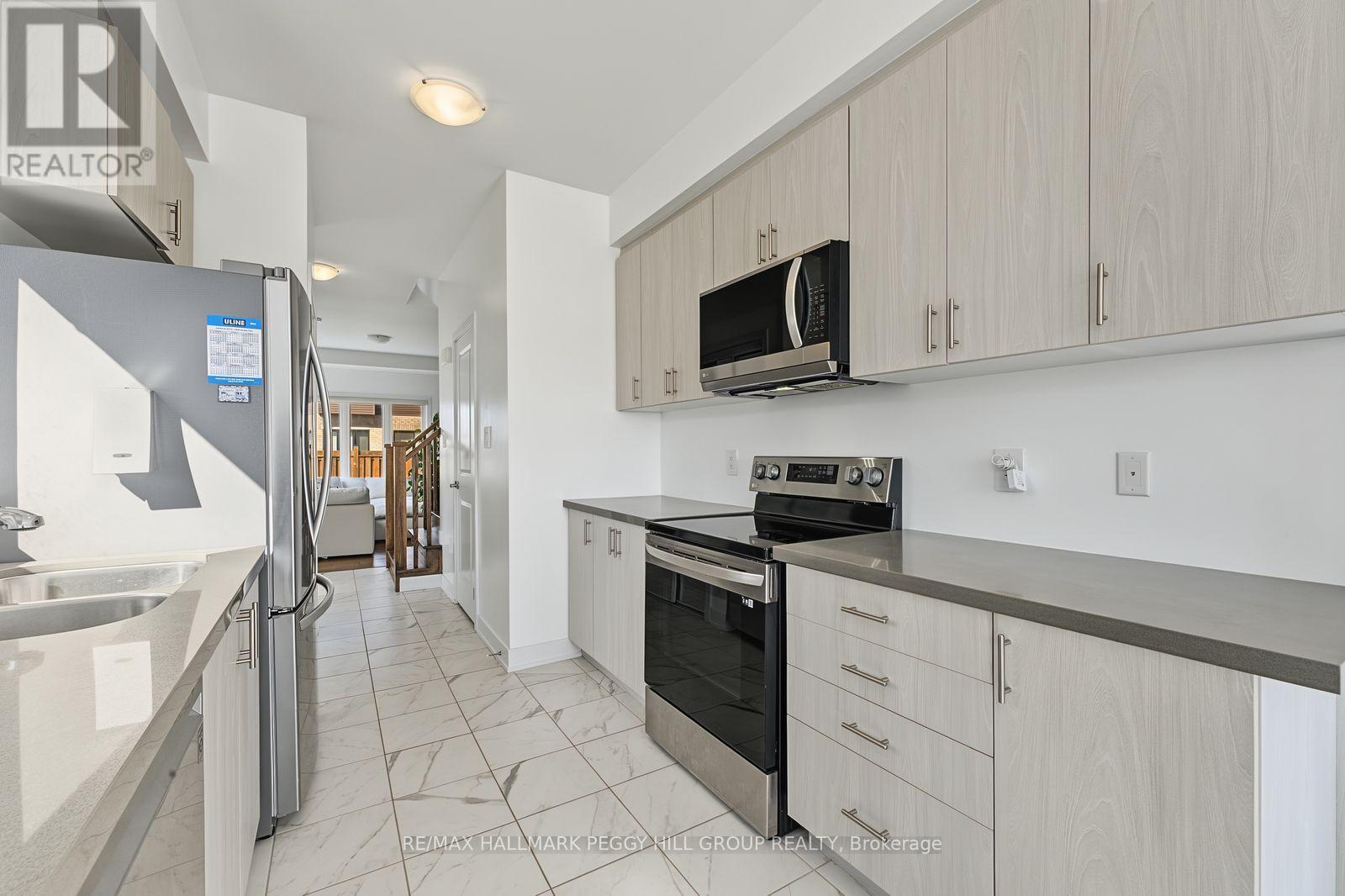 11 Turnberry Lane, Barrie (Painswick South), Ontario  L9J 0M8 - Photo 4 - S13875864