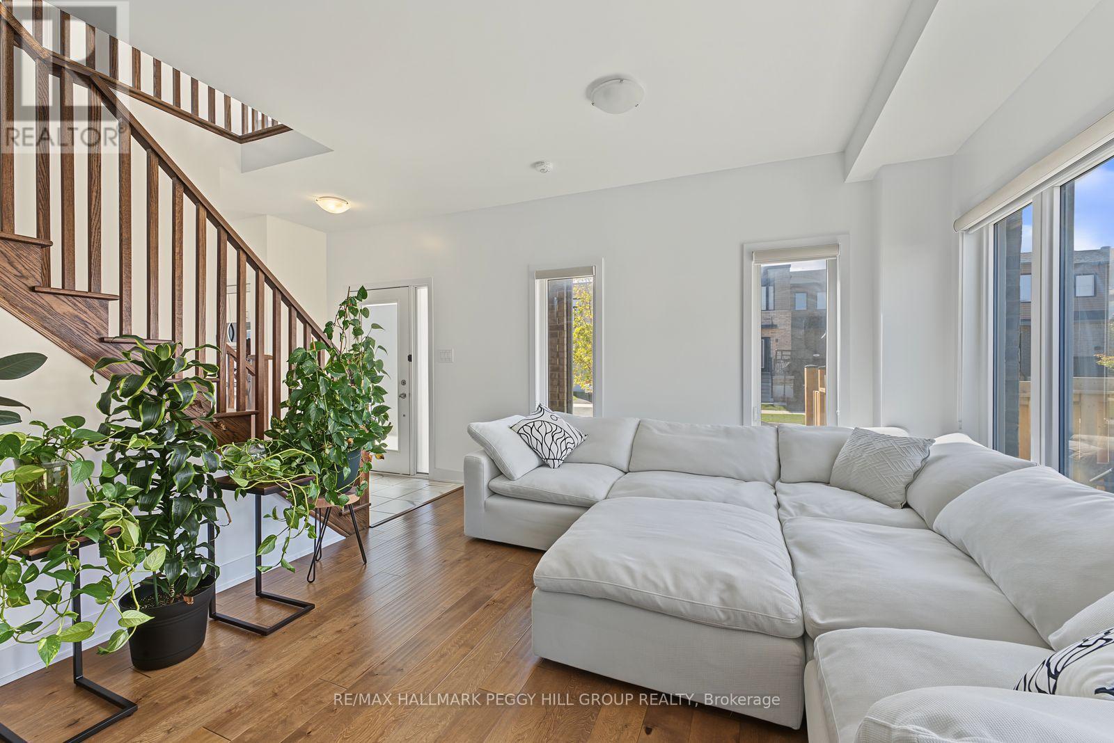 11 Turnberry Lane, Barrie (Painswick South), Ontario  L9J 0M8 - Photo 7 - S13875864
