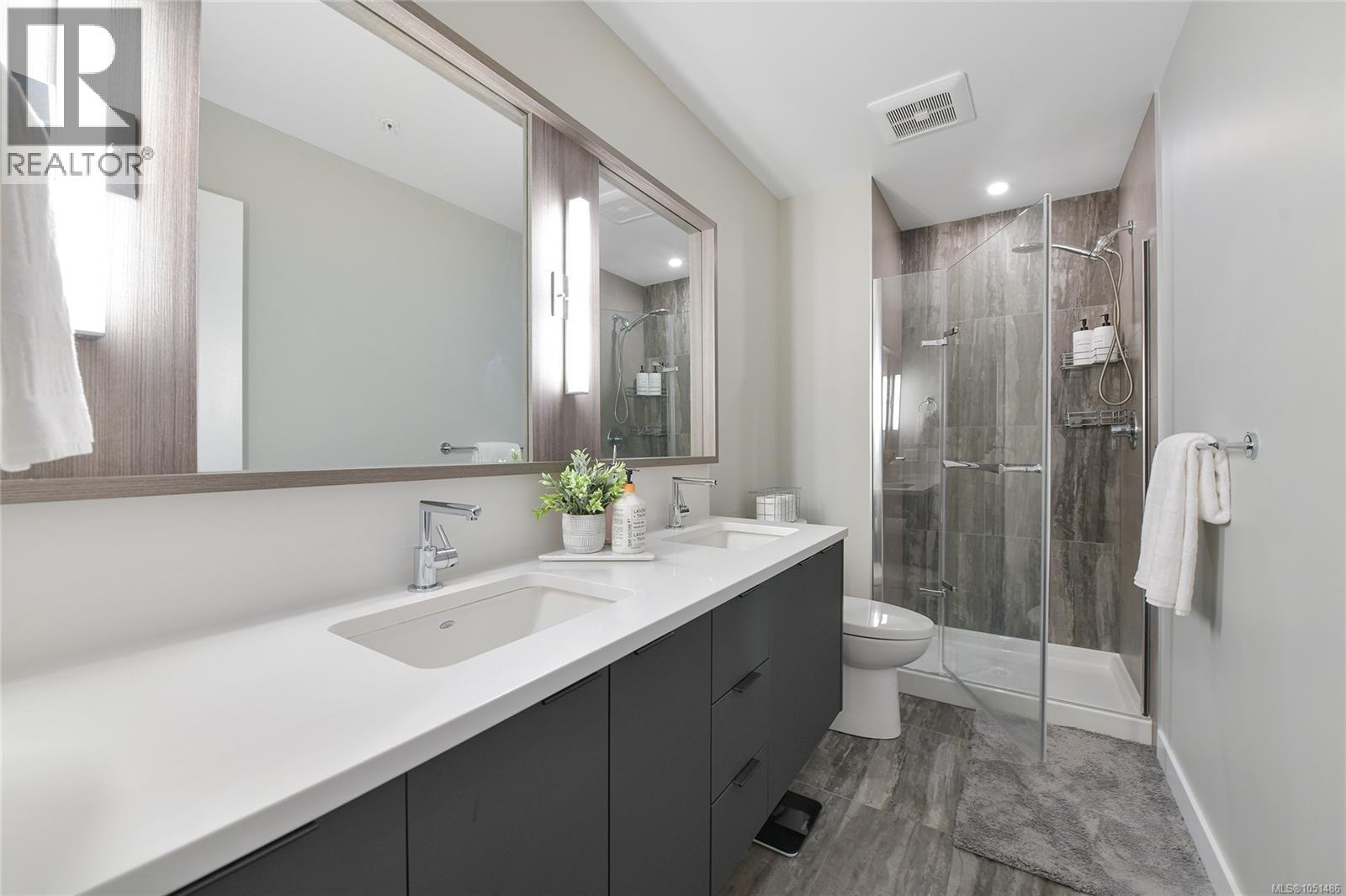404 967 Whirlaway Cres