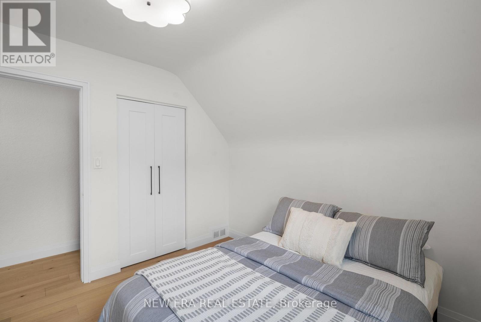 2107 Russett Road, Mississauga, Ontario  L4Y 1C2 - Photo 32 - W13854296