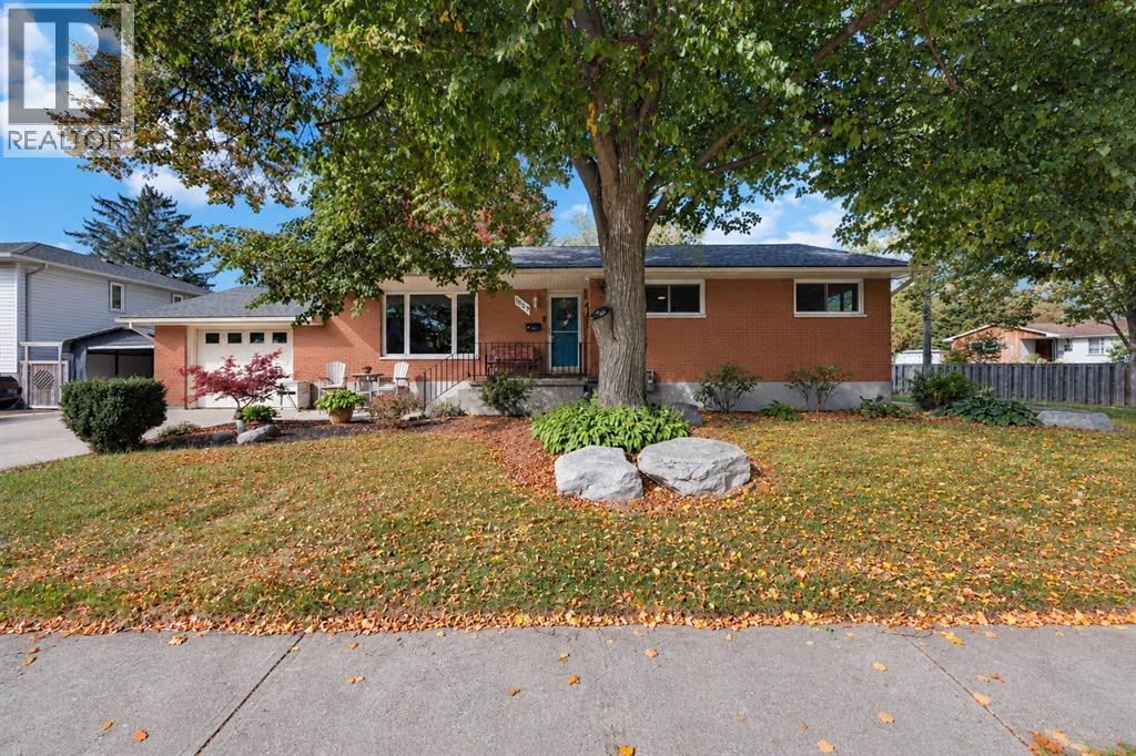 1057 WOODLAND AVENUE Sarnia Ontario Canada N7V3X1 2