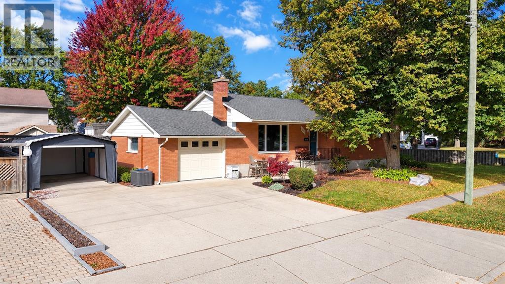 1057 WOODLAND AVENUE Sarnia Ontario Canada N7V3X1 3