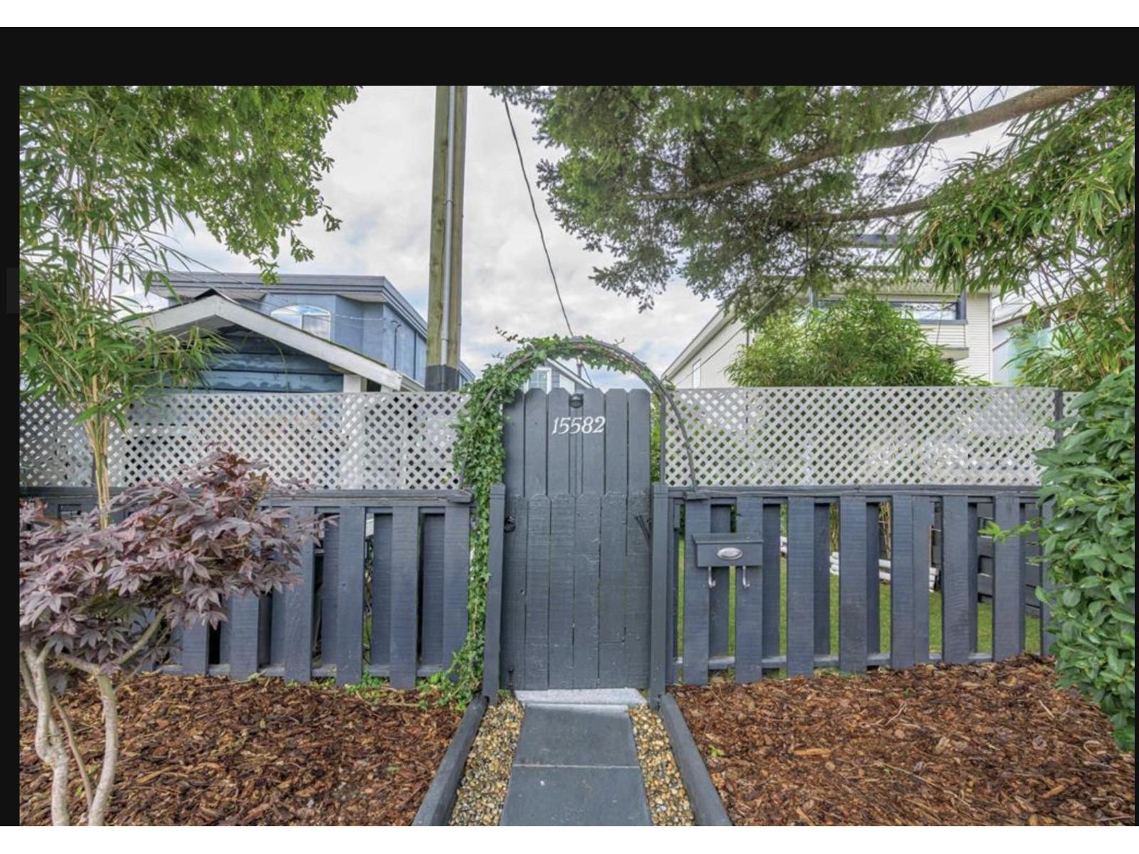 15582 VICTORIA AVENUE, White Rock, British Columbia