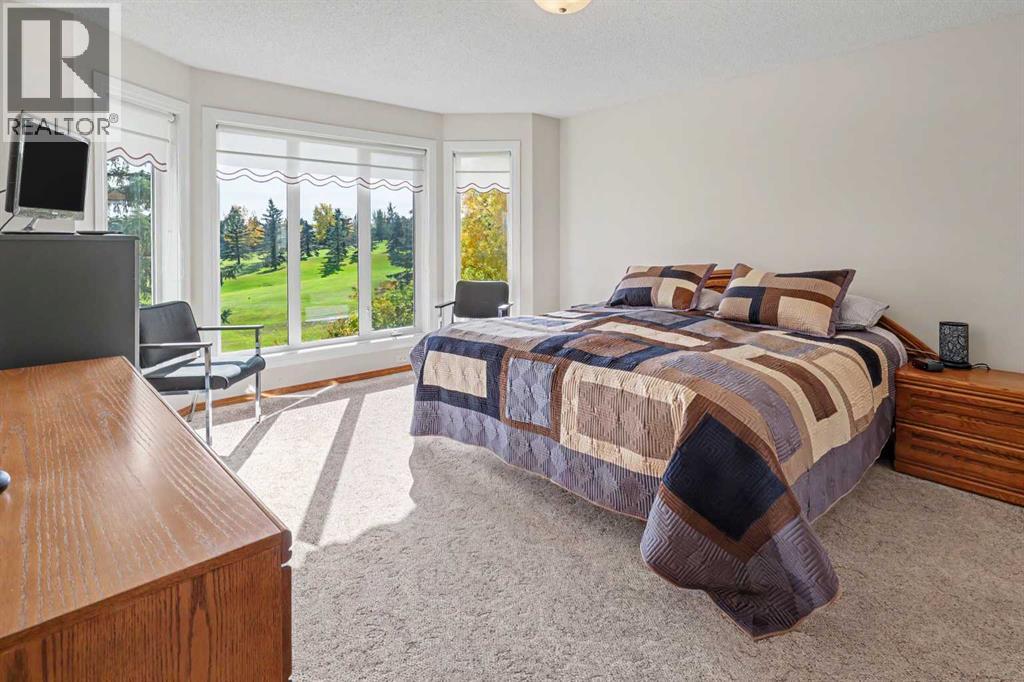 45 Panorama Hills Manor NW