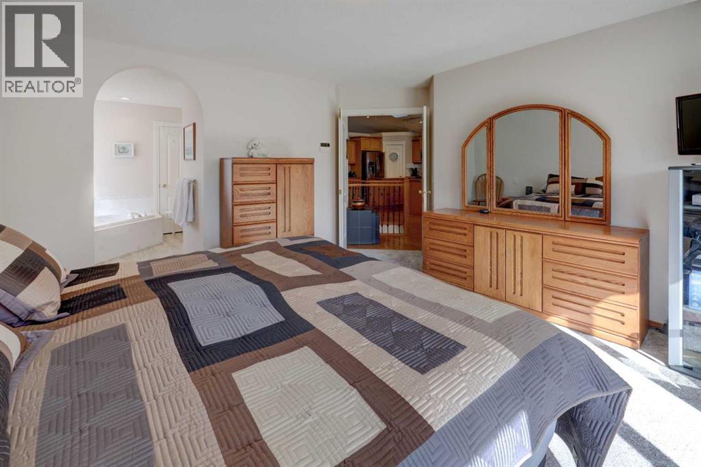 45 Panorama Hills Manor NW