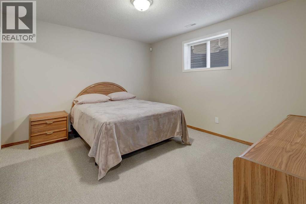 45 Panorama Hills Manor NW