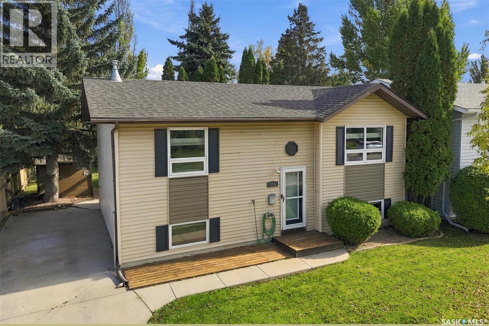 359 Sebestyen Crescent, Saskatoon, Saskatchewan  S7K 6W2 - Photo 1 - SK050647