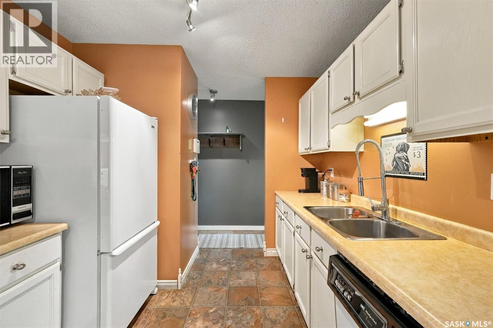 359 Sebestyen Crescent, Saskatoon, Saskatchewan  S7K 6W2 - Photo 11 - SK050647
