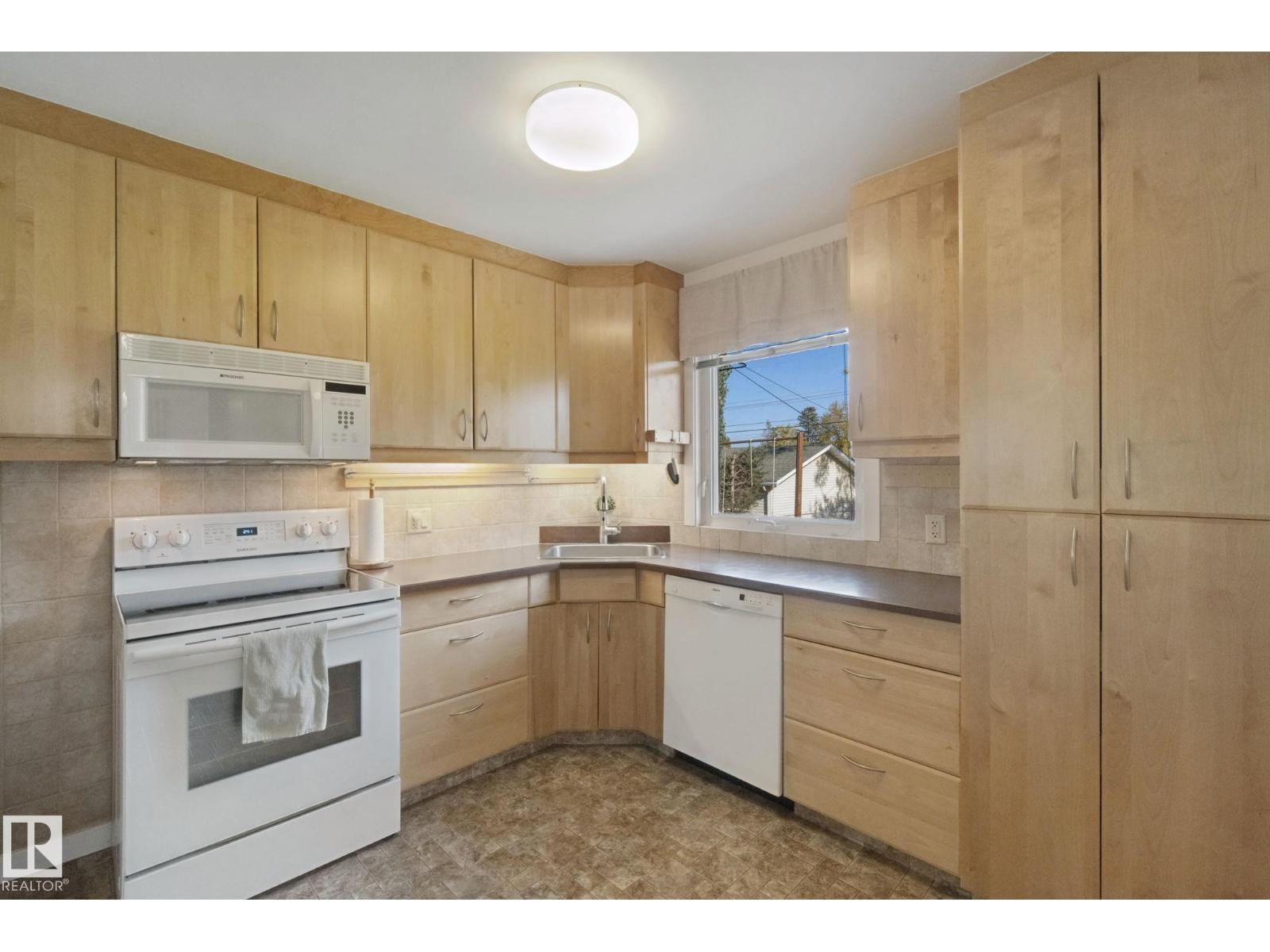 11639 134 ST NW