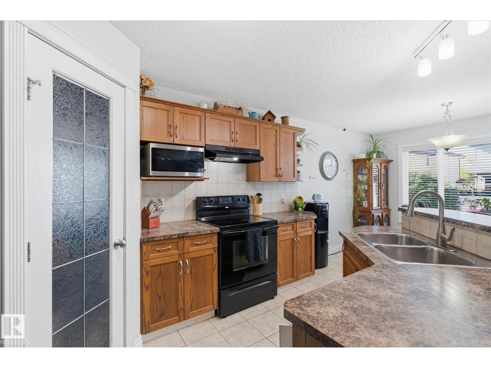 70 GREENFIELD WY