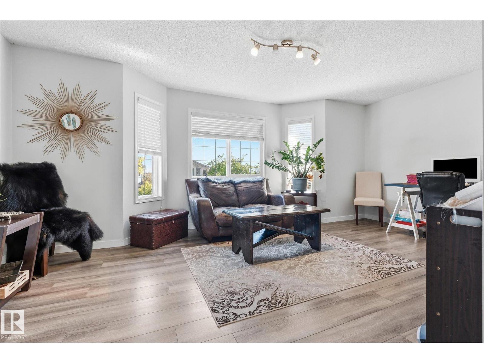 70 GREENFIELD WY
