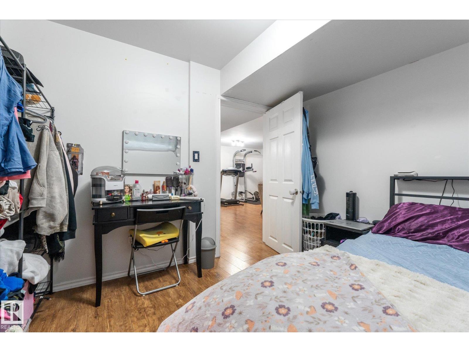 70 GREENFIELD WY