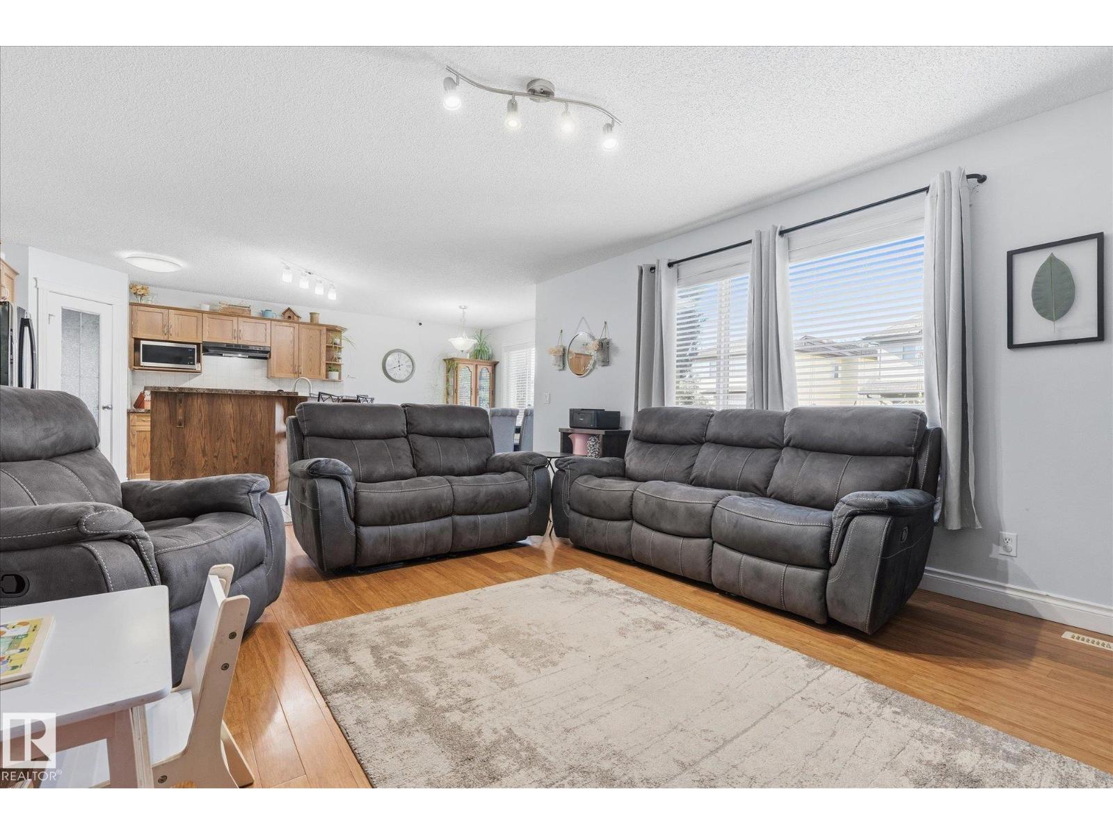 70 GREENFIELD WY
