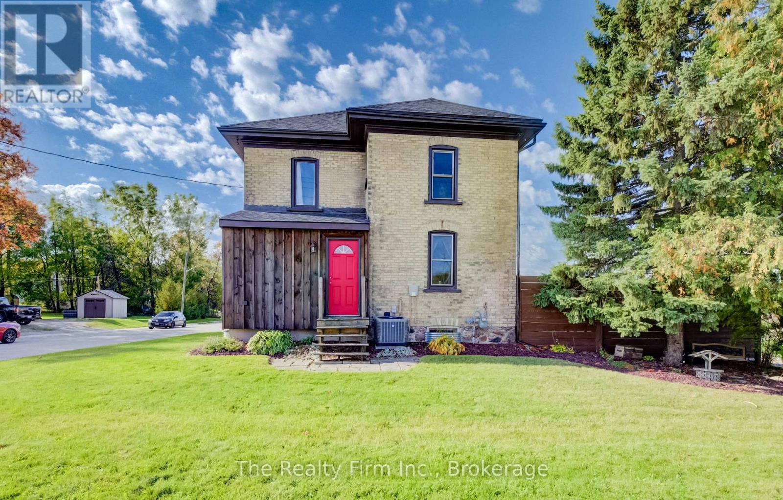 27 Mill St Street W, Perth East, Ontario  N0K 1M0 - Photo 2 - X13876192