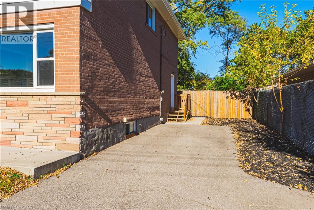 2373 Barclay Road, Burlington, Ontario  L7R 2B7 - Photo 4 - 40869350