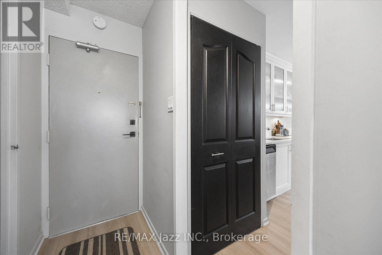 405 - 337 Simcoe Street N, Oshawa, Ontario  L1G 4T2 - Photo 4 - E13876060
