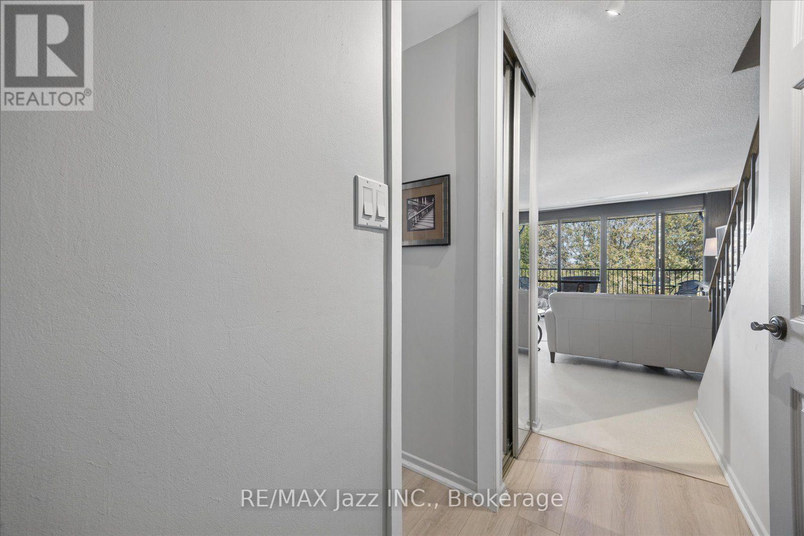 405 - 337 Simcoe Street N, Oshawa, Ontario  L1G 4T2 - Photo 5 - E13876060